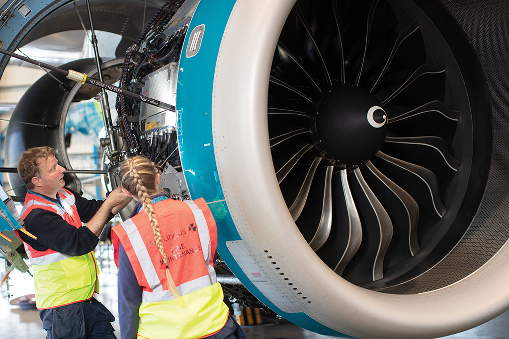 engine on Aer Lingus jet