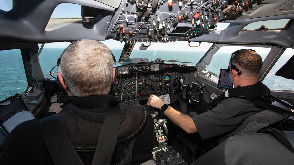 Boeing 727 cockpit