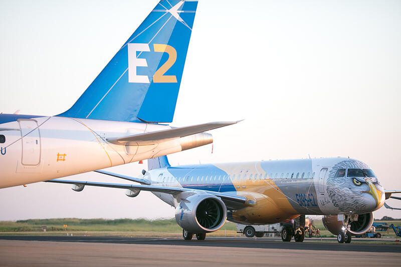 commercial airliner