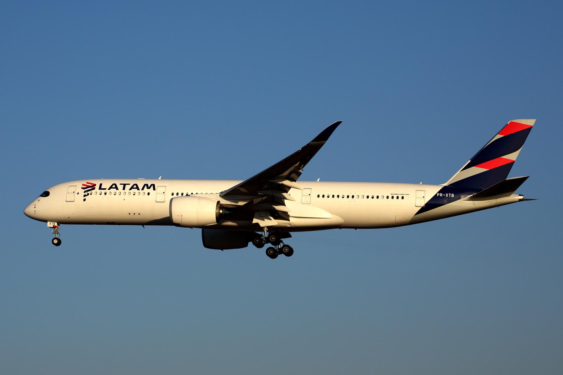 LATAM Airbus A350-900