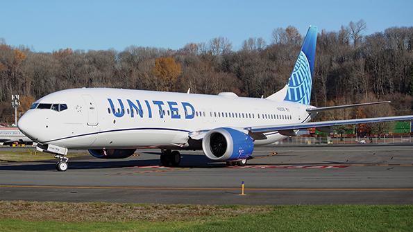 United Airlines Boeing 737-9