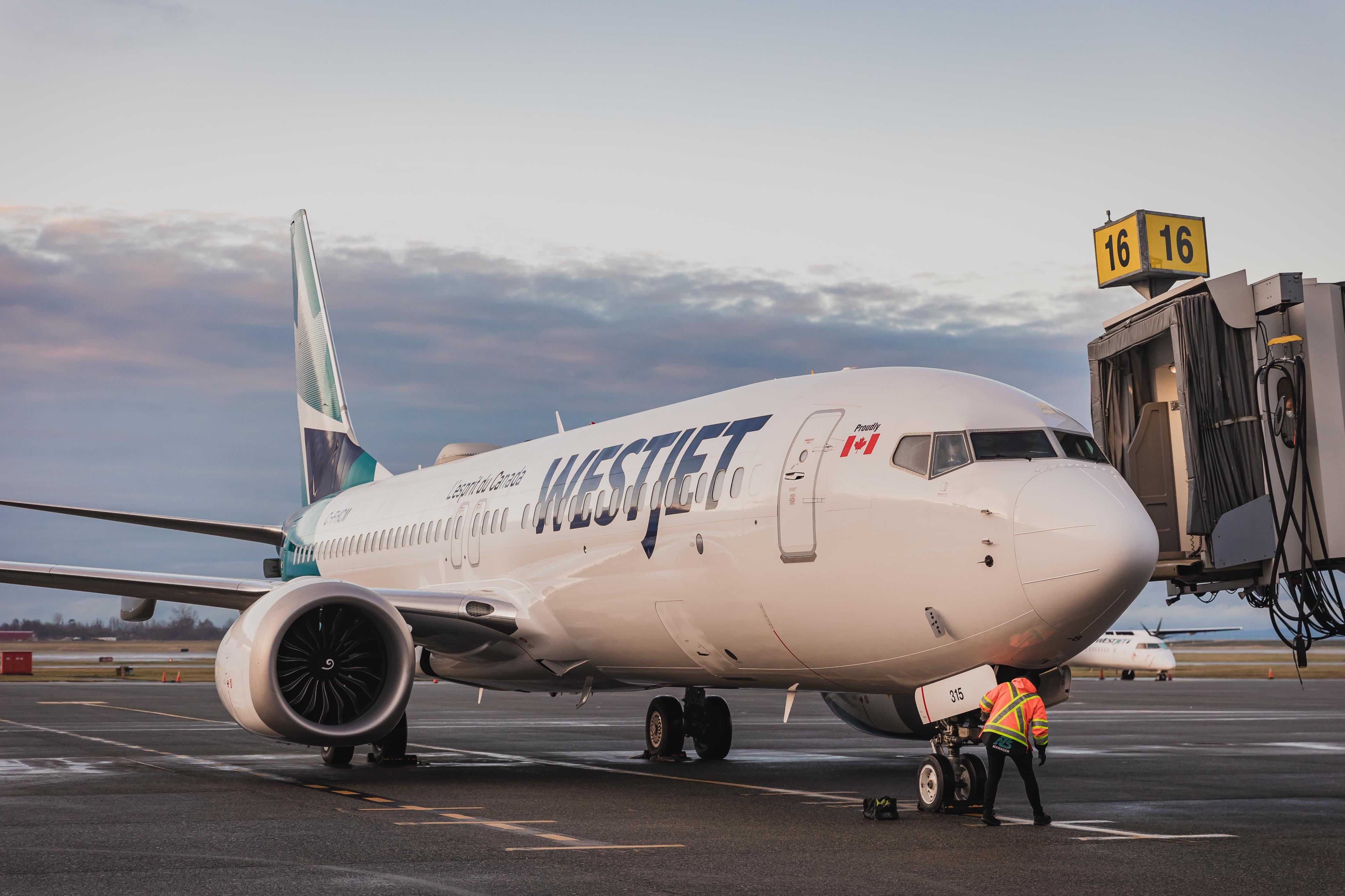 WestJet 737 MAX 8