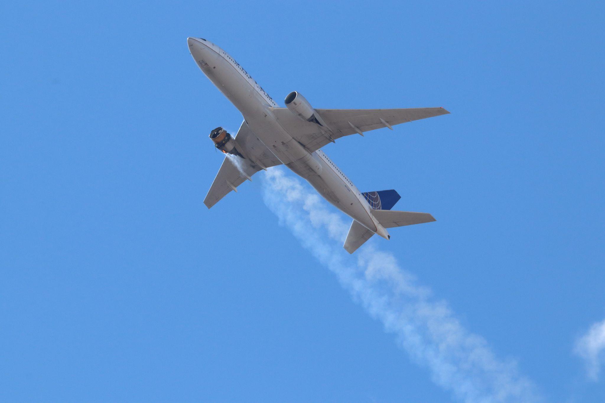 United Airlines 777