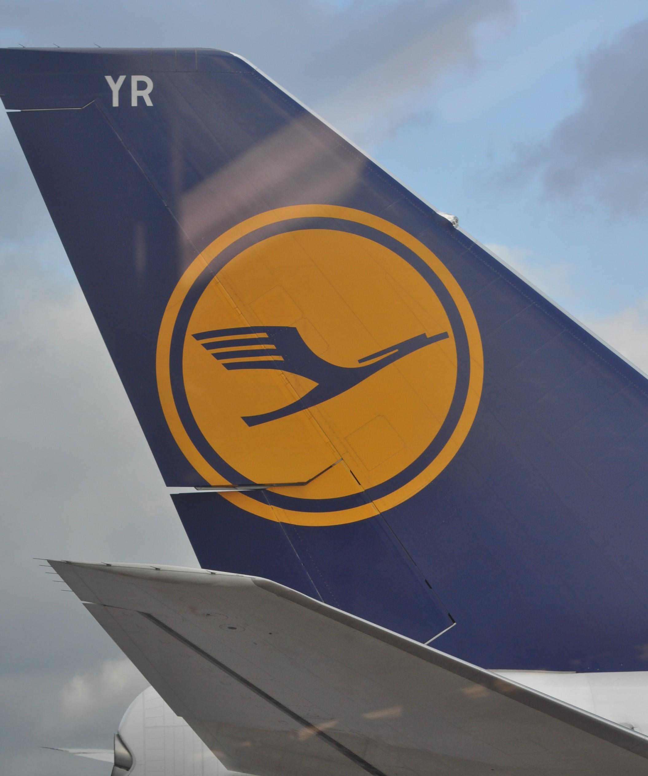 Lufthansa tail