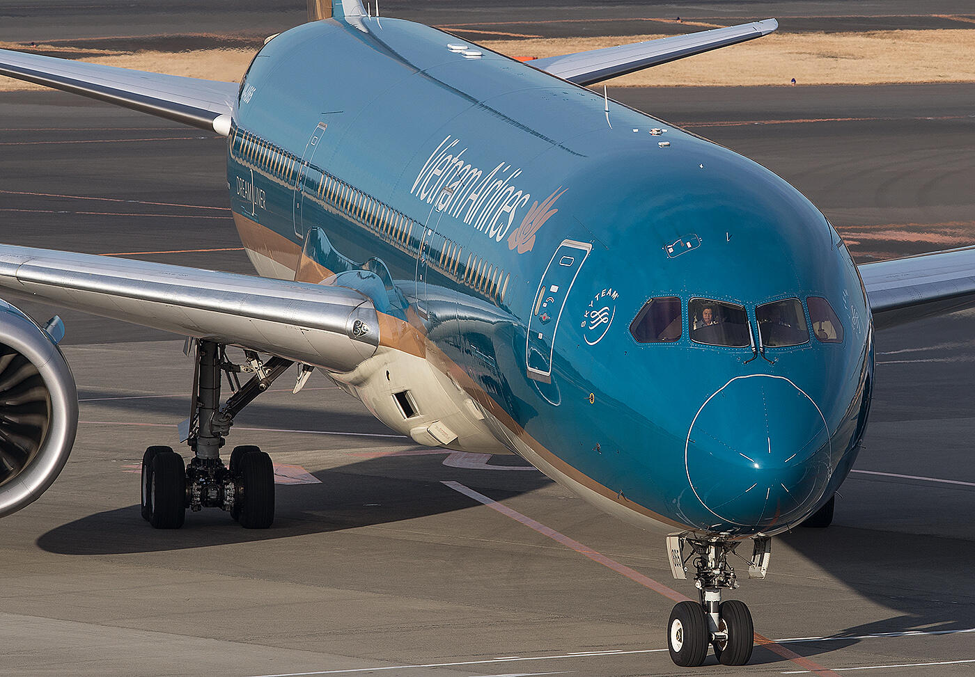 787