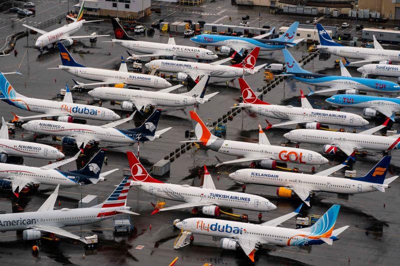 parked 737s