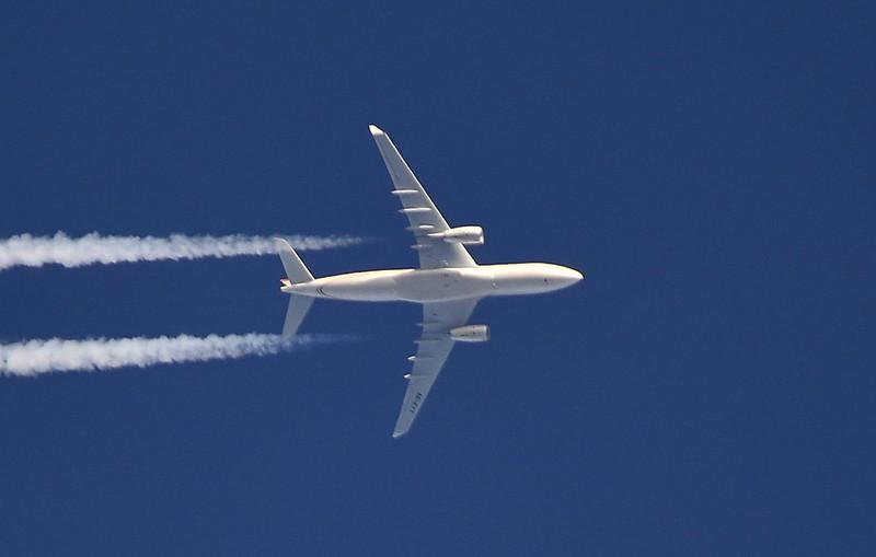 contrails