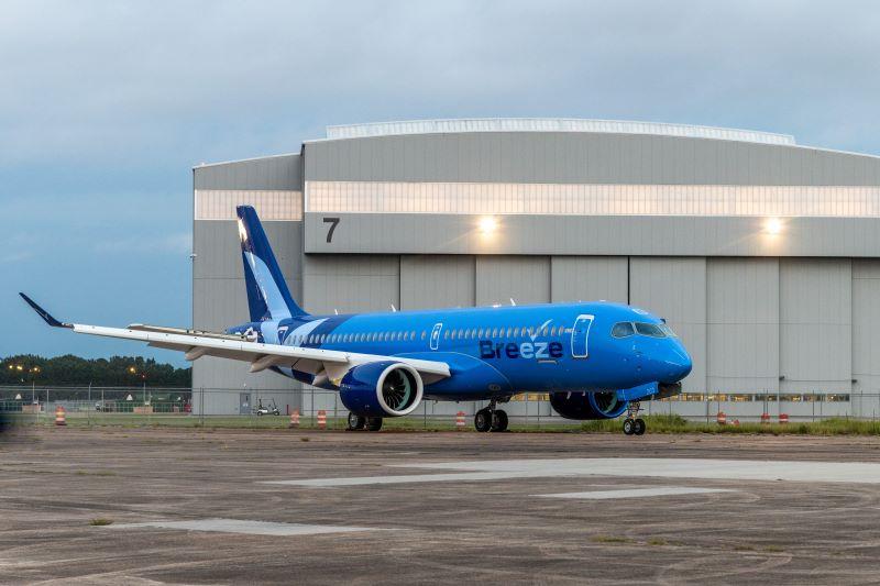 Breeze Airways A220