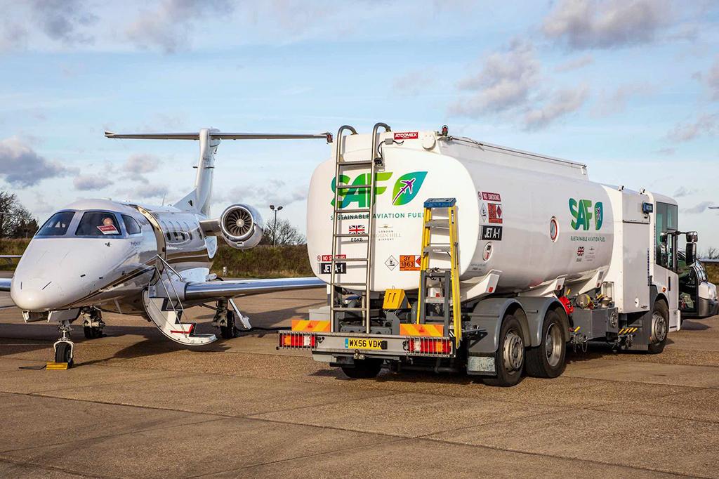 Embraer Phenom 300 G-KRBN, Air BP SAF truck