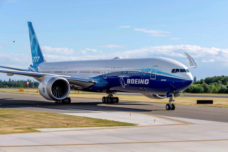777X