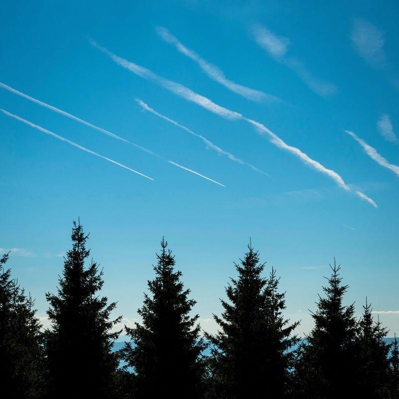 Airplane tracks