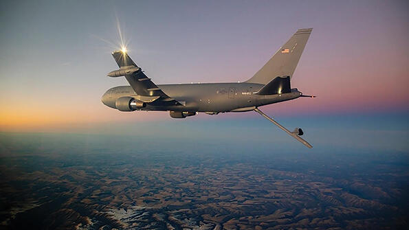 Boeing aircraft in flight 