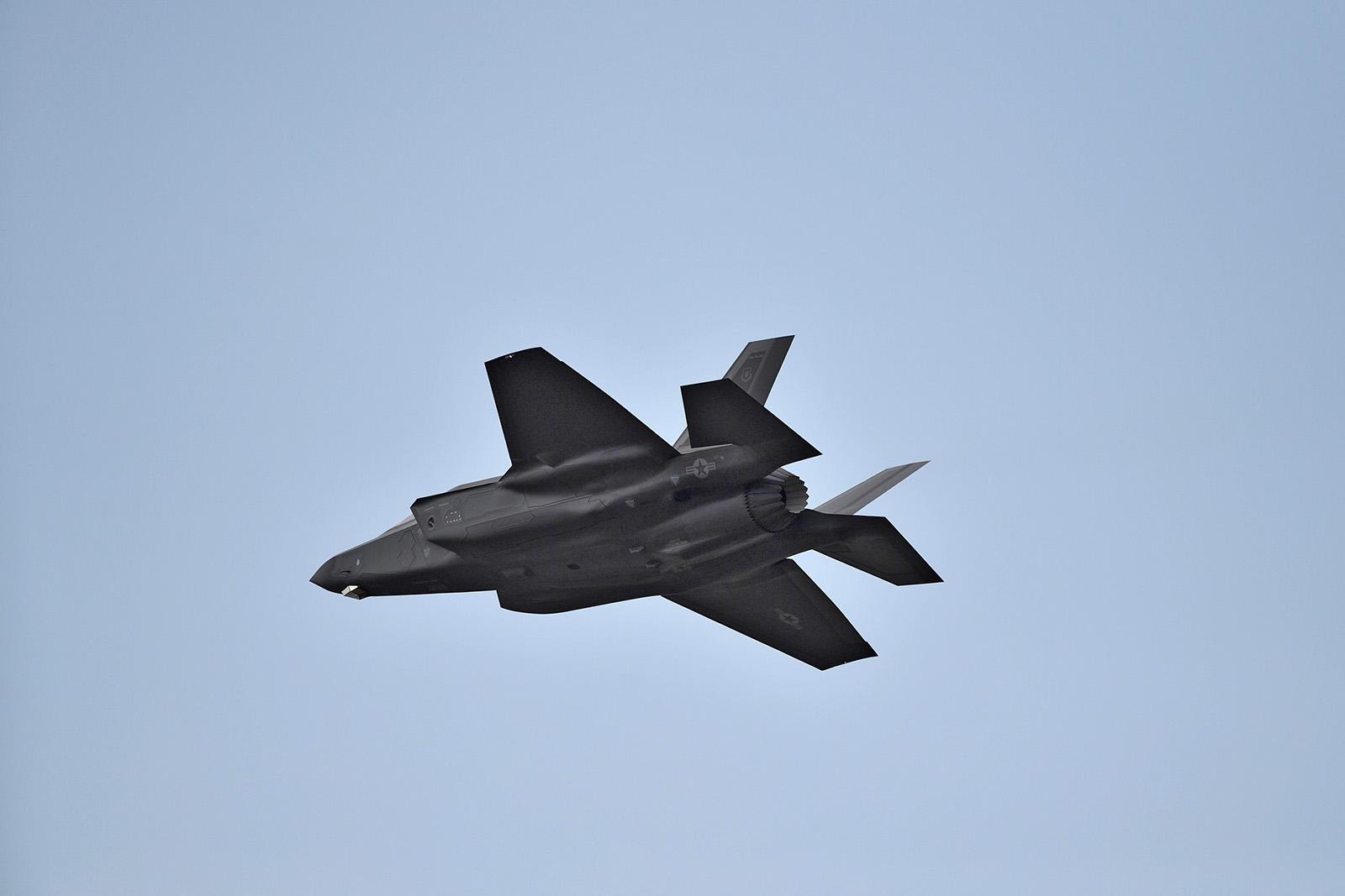 F35 