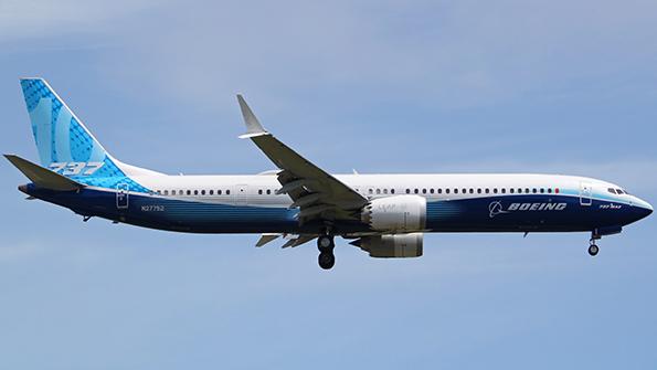 Boeing 737-10