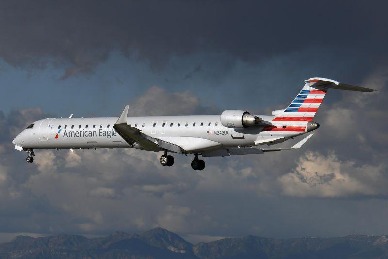 American Eagle CRJ 900