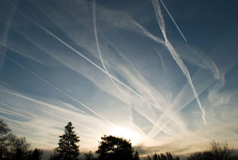 contrails UK