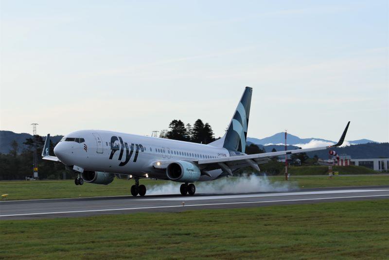 Flyr 737-800