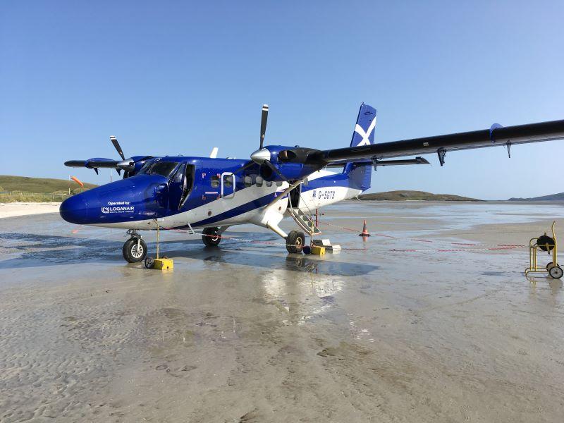 Loganair Twin Otter in Barra