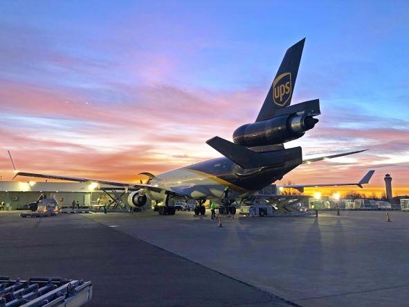 UPS MD-11 trijet