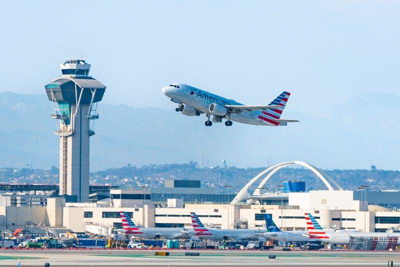 AA jet takeoff LAX