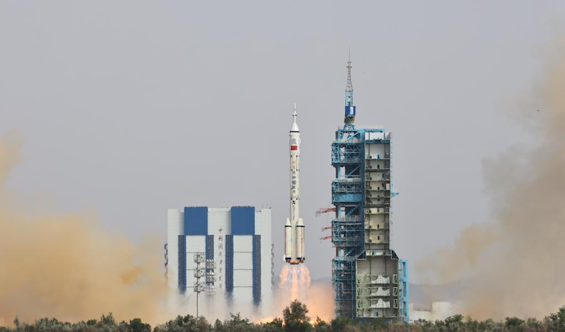 Shenzhou-16 mission Long March 2F rocket launch