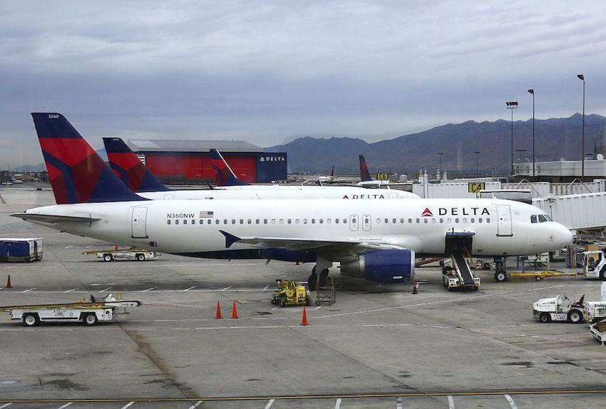 Delta Air Lines Airbus A320 at SLC