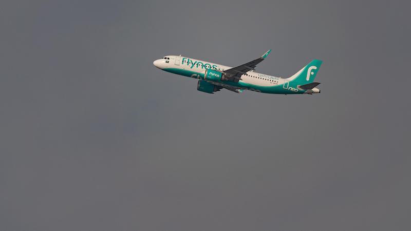 Flynas jet flying