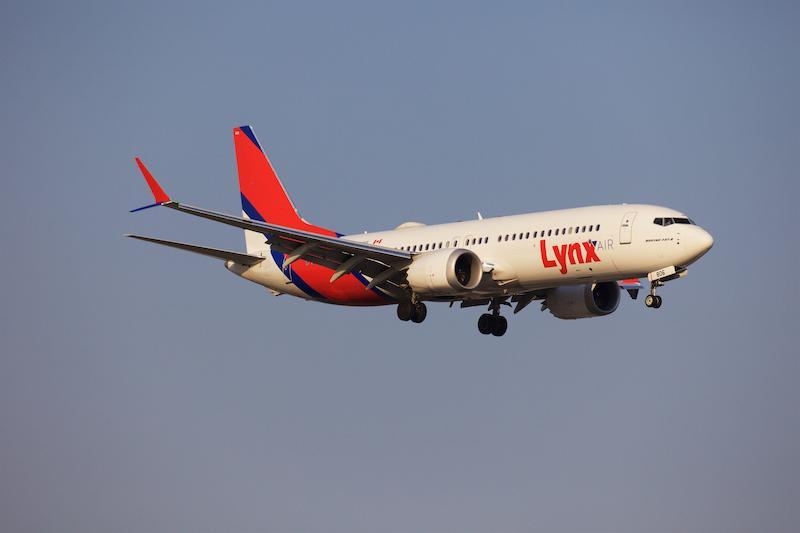 Lynx Air Boeing 737-8