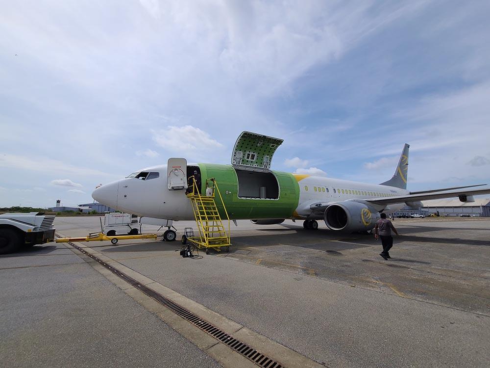 AEI Boeing 737-800SF