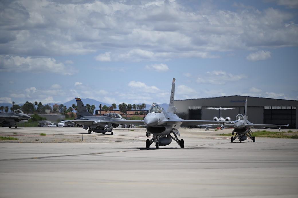 U.S. Lockhed Martin F-16s for training Ukrainians