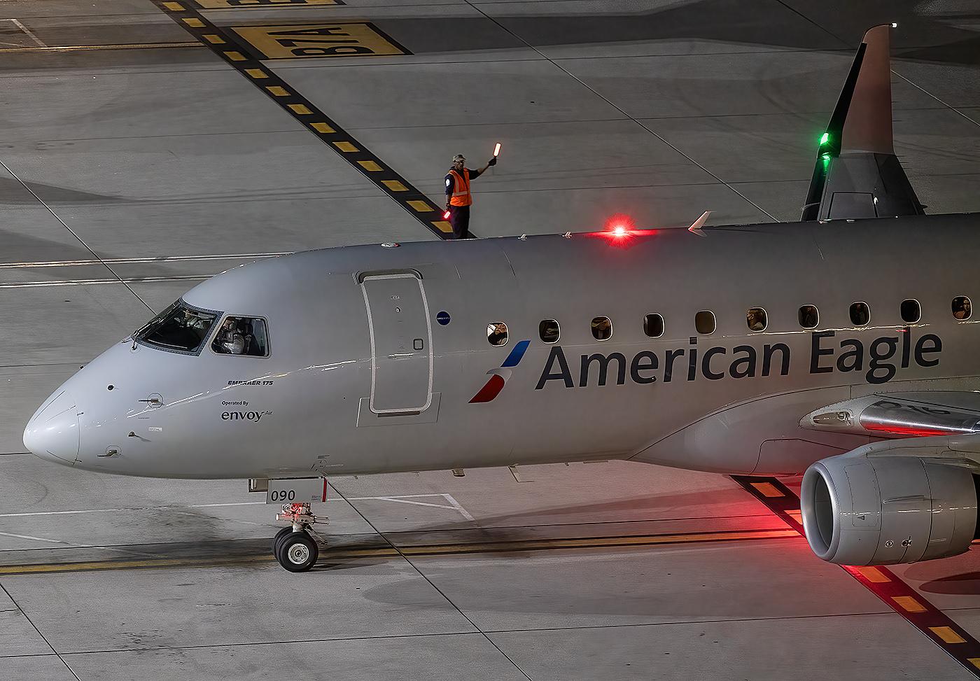 American Eagle E175
