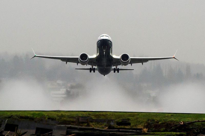 737-8 Renton takeoff