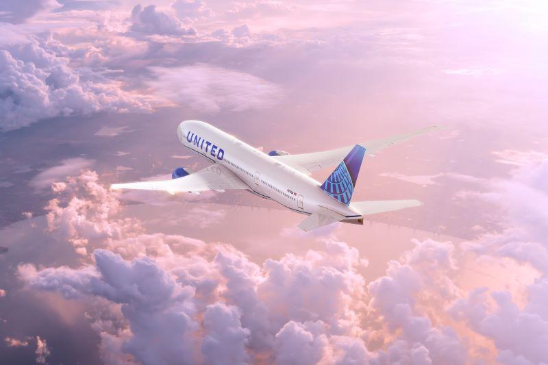 United Airlines Boeing 777
