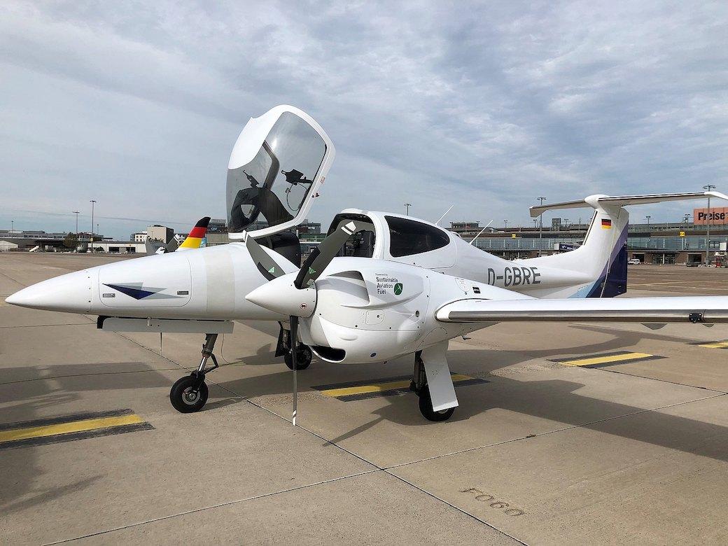 Diamond Aircraft DA42 trainer