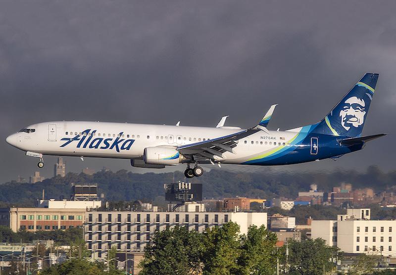 Alaska Airlines boeing 737-900