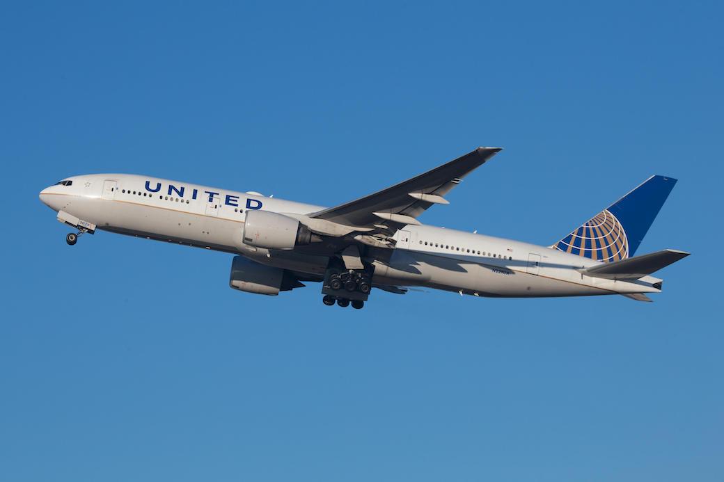 United Airlines Boeing 777