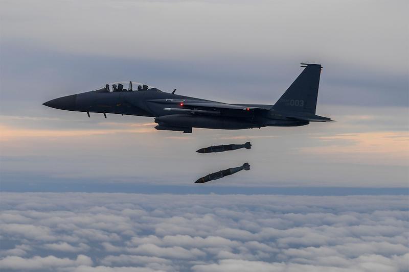 boeing JDAM being dropped