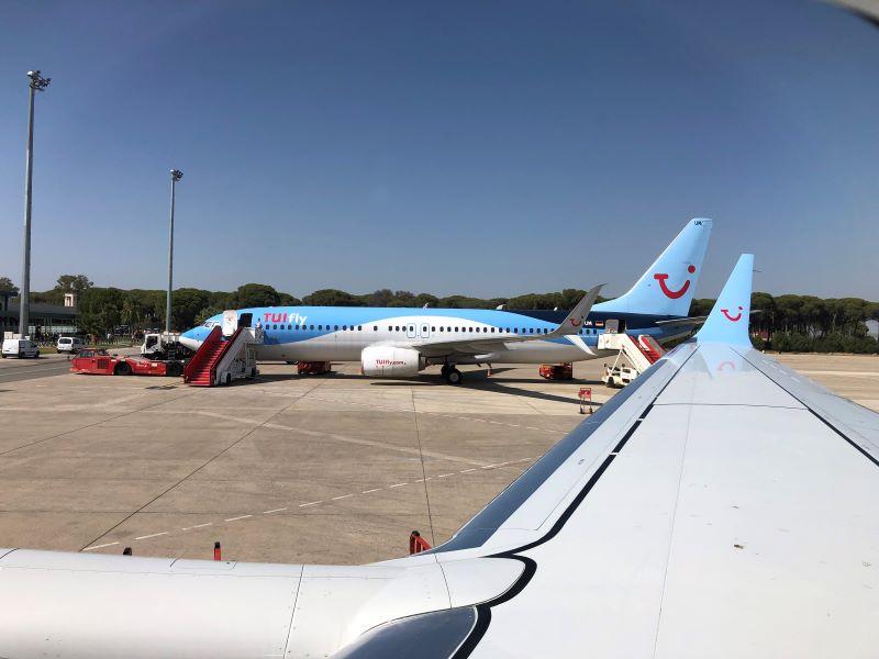 TUI Boeing 737-800