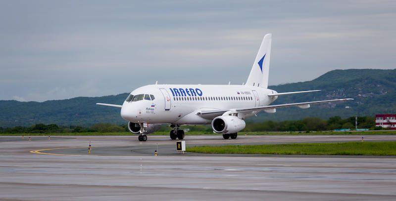 SSJ 100