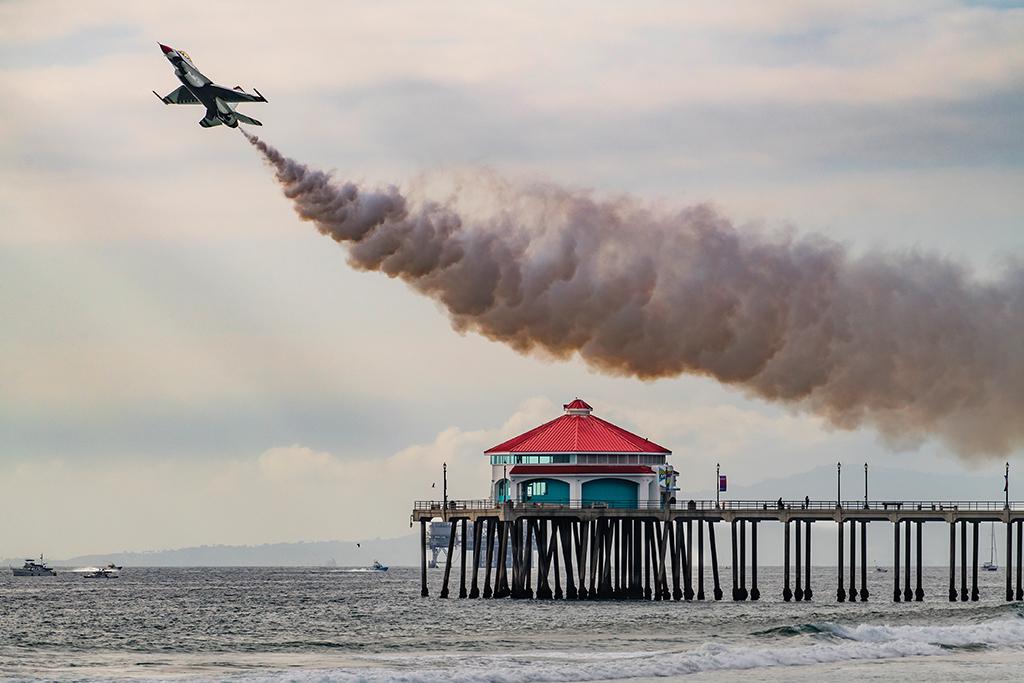 Lockheed Martin F-16 Thunderbird