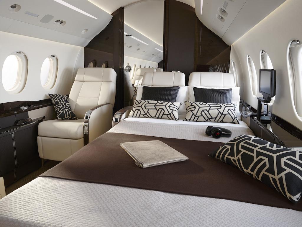 Dassault Falcon 2000LXS cabin