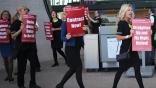 flight attendants picketing