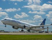 United 737-9 takes off